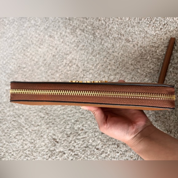 Michael Kors Brown Wallet/Wristlet - Picture 14 of 14